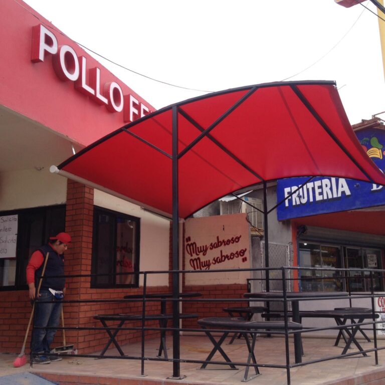 Toldo para negocio en la interperie